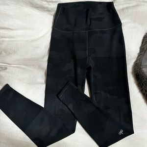 Alo Black-Camo Leggings